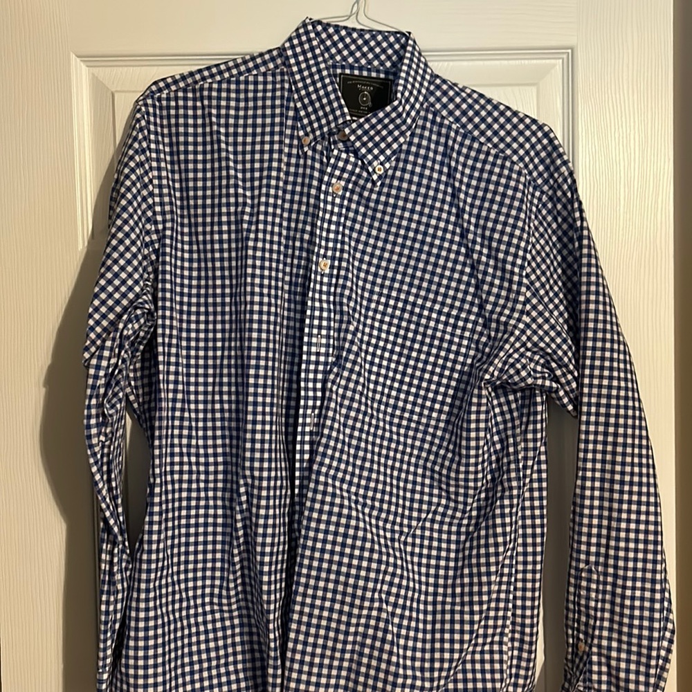 Maker & Company long sleeve button up dress shirt